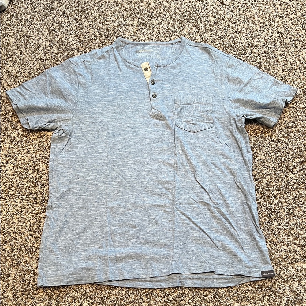 Eddie Bauer MEN Medium Heather Gray Blue Casual Henley Shirt SHORT SLEEVE Pocket